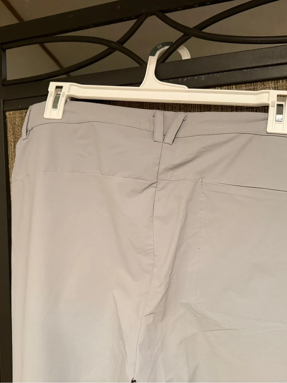 Men's Size 40 Light Gray Casual Pants - Outdoorsports. NWT